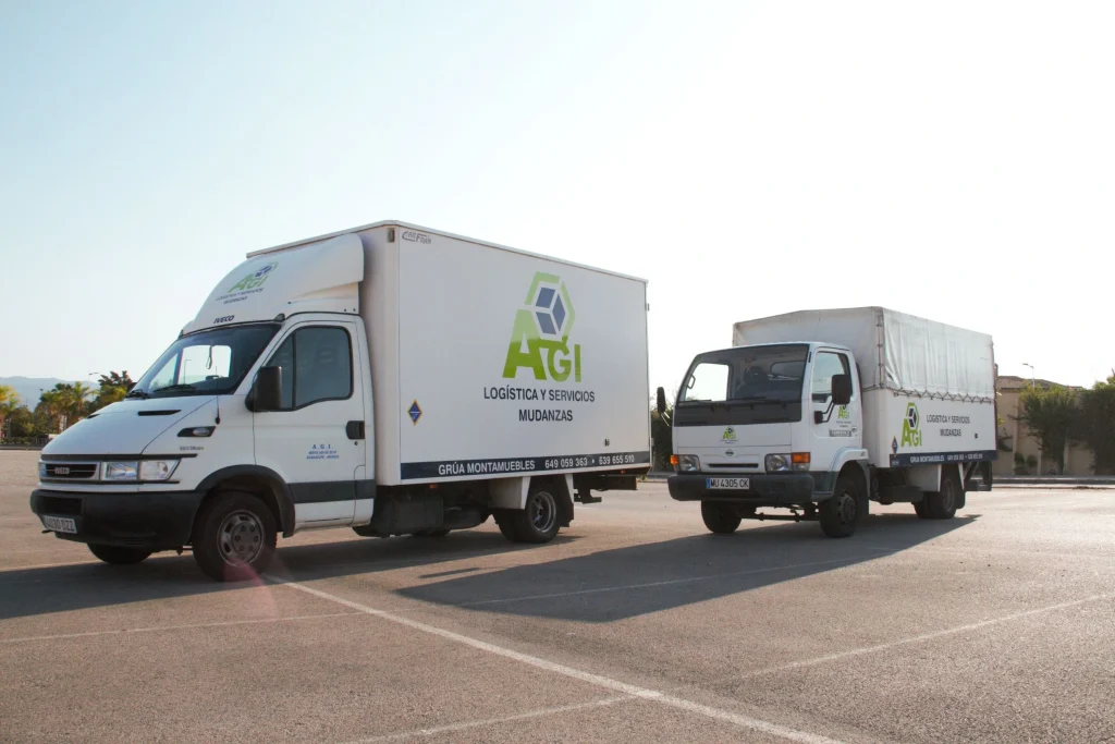 Grúa montamuebles en Murcia de AGI Logística y Servicios para mudanzas profesionales